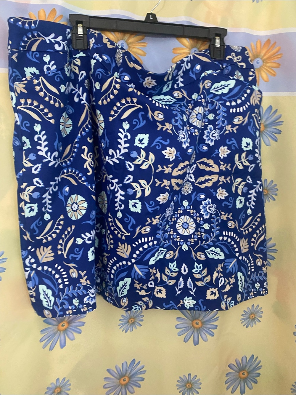croft & barrow Blue Floral Skort with Cream and Light Blue Accents